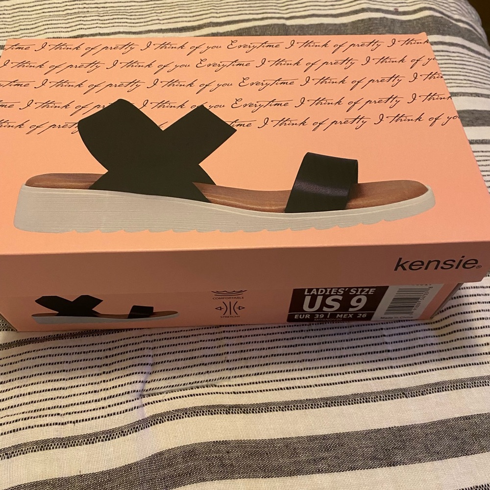 Kensie double strap shoes size 9